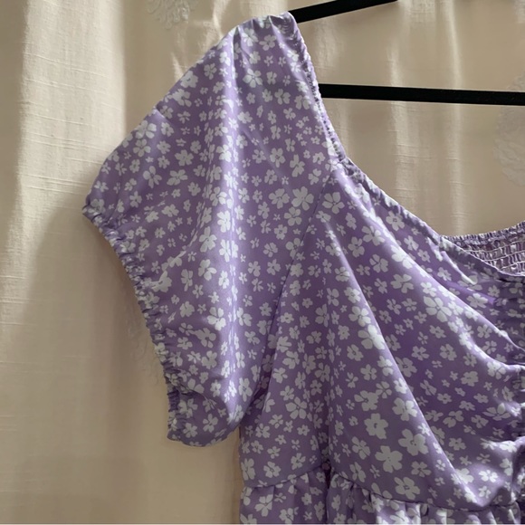 Lavender and White Ditsy Floral Print Cropped Blouse with Shirred Back NWOT - Picture 6 of 10